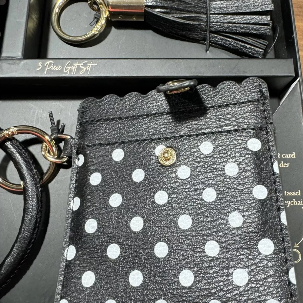 Collection Xiix travel, three-piece set. - Picture 4 of 8